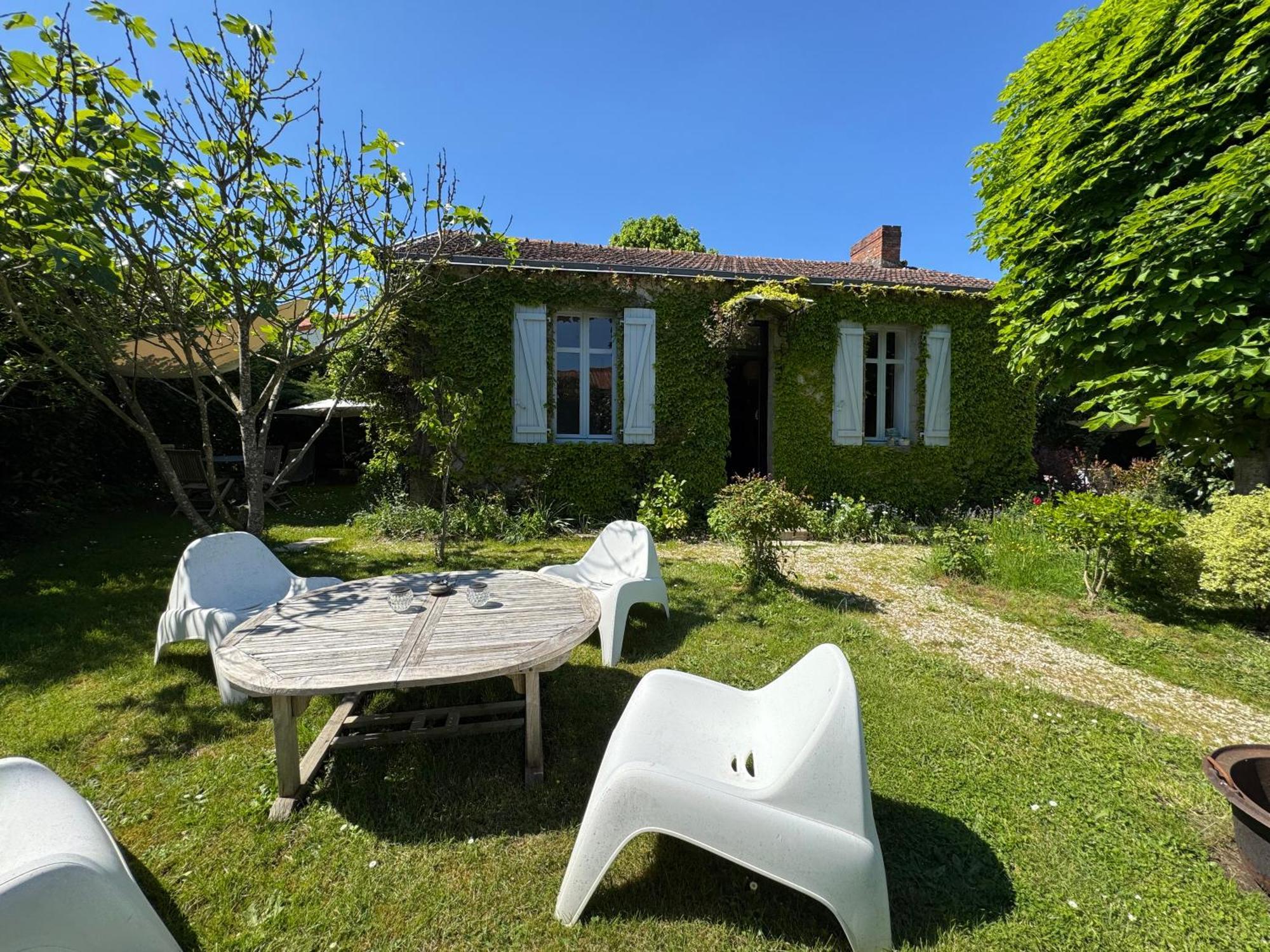 Cottage-Saint Laurent Sur Sevre Exterior photo